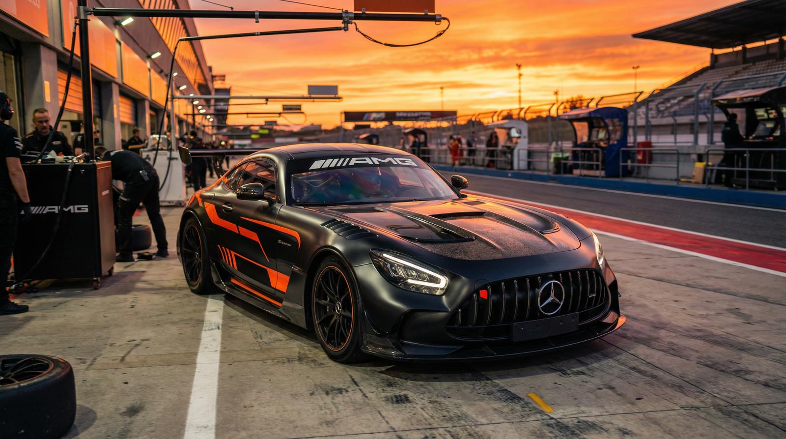 萝莉岛AMG赛道视频